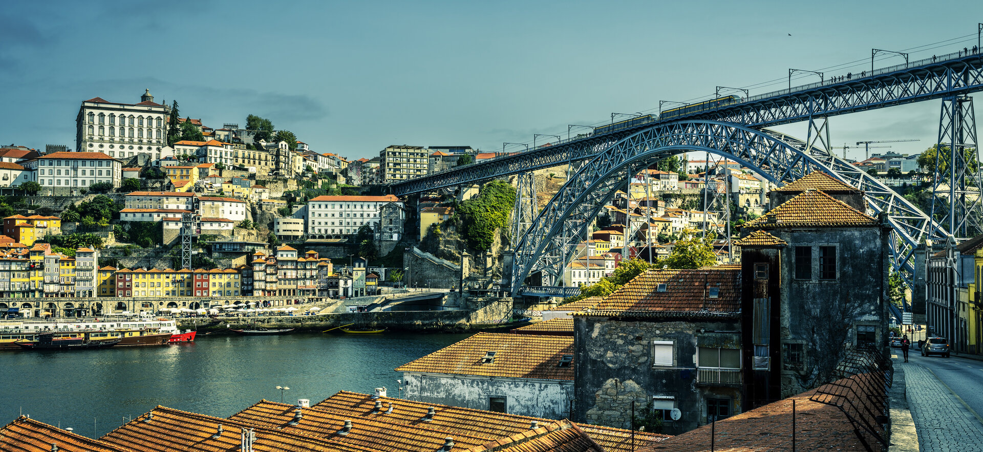 Famous Dom Luís I Bridge in Porto, Portugal